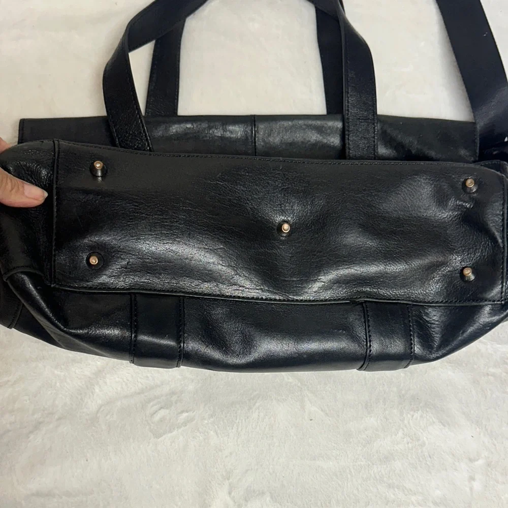 Wilsons Leather Black Messenger Bag